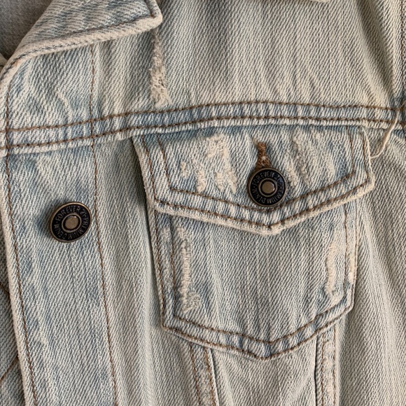 Light jean jacket - Picture 5 of 5